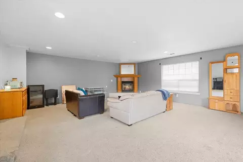 Living - 835 Redwood Ave, Butte Falls, OR 97522 photo 4 of 6