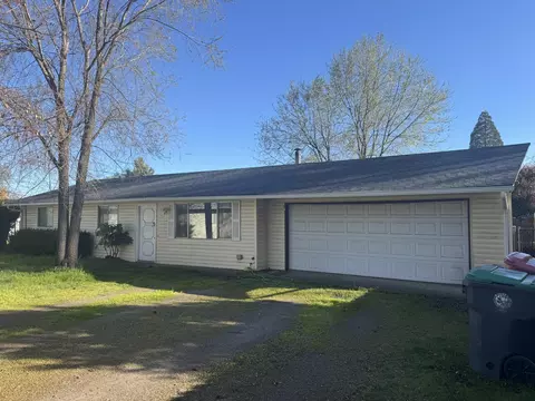 735 Kenyon St, Medford, OR 97501
