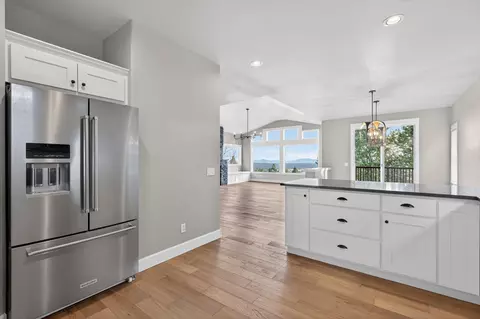 Kitchen - 3122 NW Colonial Dr, Bend, OR 97703 photo 5 of 5