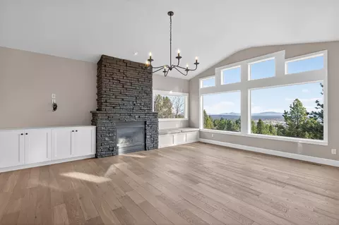 Living - 3122 NW Colonial Dr, Bend, OR 97703 photo 2 of 6