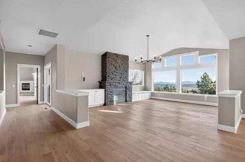 3122 NW Colonial Dr, Bend, OR 97703