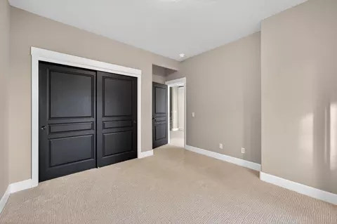Bedroom - 3122 NW Colonial Dr, Bend, OR 97703 photo 3 of 4