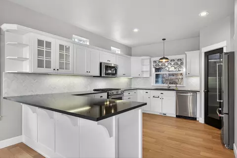 Kitchen - 3122 NW Colonial Dr, Bend, OR 97703 photo 1 of 5