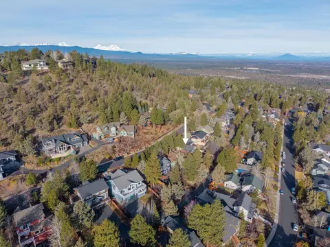 View/Area - 3122 NW Colonial Dr, Bend, OR 97703 photo 3 of 3