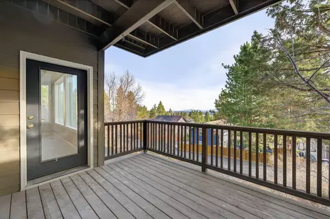 Exterior - 3122 NW Colonial Dr, Bend, OR 97703 photo 2 of 3