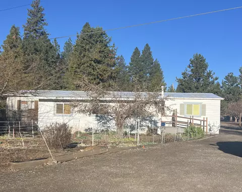 9810 Puckett Ln, Klamath Falls, OR 97601