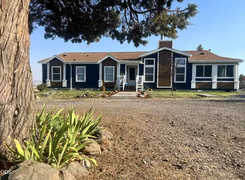 6710 Jake Rd, Klamath Falls, OR 97601