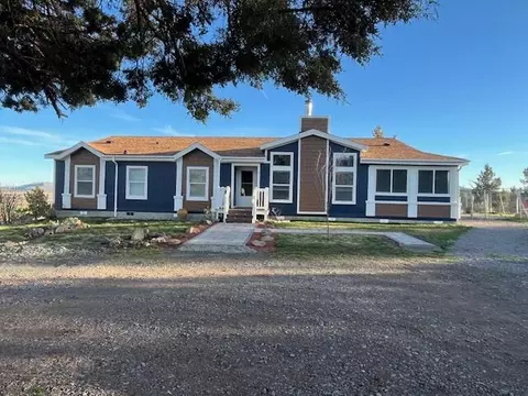 6710 Jake Rd, Klamath Falls, OR 97601