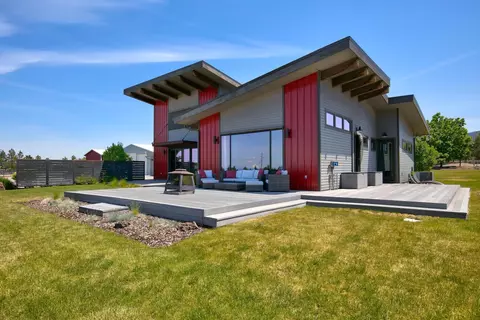 11301 SW Robinson Ln, Powell Butte, OR 97753