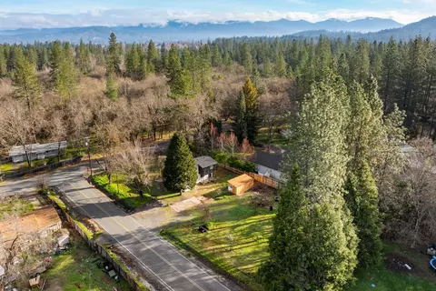 3237 De Woody Ln, Grants Pass, OR 97527