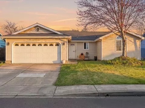 8022 Thunderhead Ave, White City, OR 97503