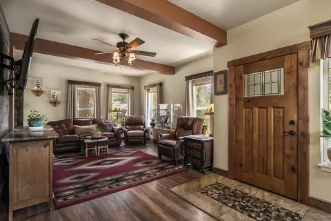 Entry Way - 15730 Jackpine Rd, La Pine, OR 97739 photo 1 of 4