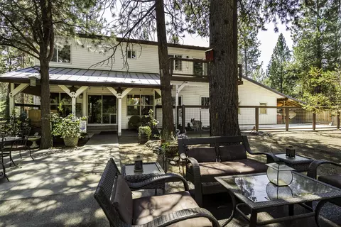 Exterior - 15730 Jackpine Rd, La Pine, OR 97739 photo 8 of 13