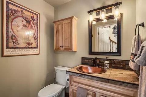 Bath - 15730 Jackpine Rd, La Pine, OR 97739 photo 1 of 4