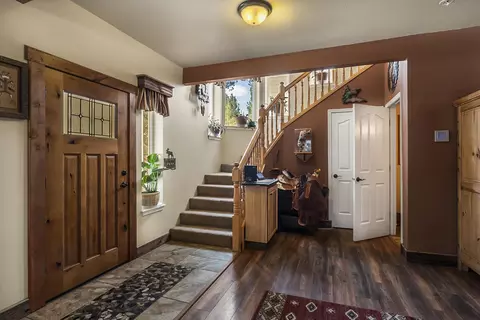 Entry Way - 15730 Jackpine Rd, La Pine, OR 97739 photo 2 of 4