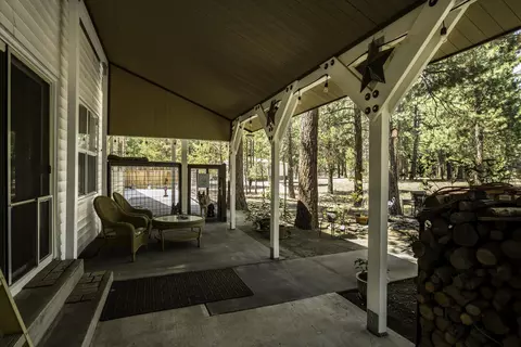 Exterior - 15730 Jackpine Rd, La Pine, OR 97739 photo 3 of 13
