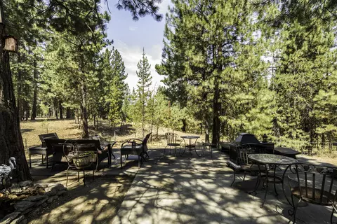 Exterior - 15730 Jackpine Rd, La Pine, OR 97739 photo 4 of 13