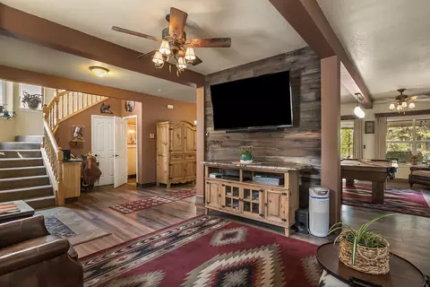 Living - 15730 Jackpine Rd, La Pine, OR 97739 photo 2 of 3