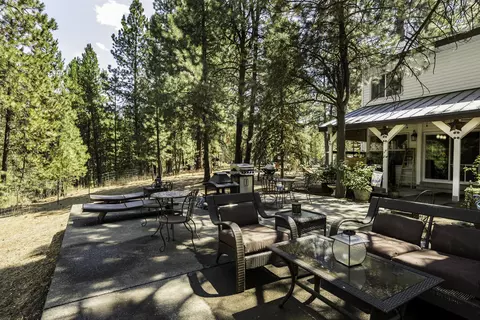 Exterior - 15730 Jackpine Rd, La Pine, OR 97739 photo 7 of 13