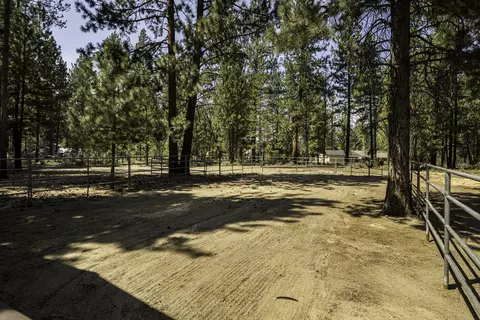 Exterior - 15730 Jackpine Rd, La Pine, OR 97739 photo 13 of 13