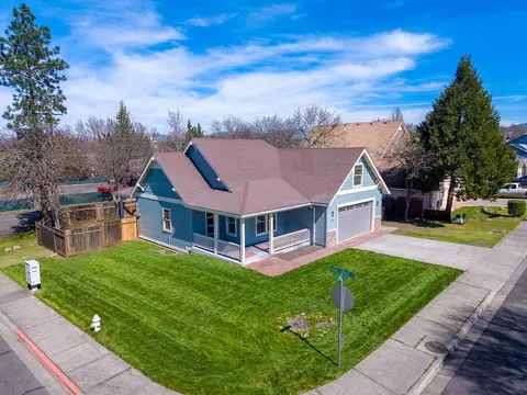 View/Area - 19 Pine Ct, Eagle Point, OR 97524 photo 1 of 11