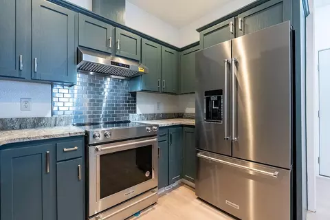 Kitchen - 19 Pine Ct, Eagle Point, OR 97524 photo 5 of 5