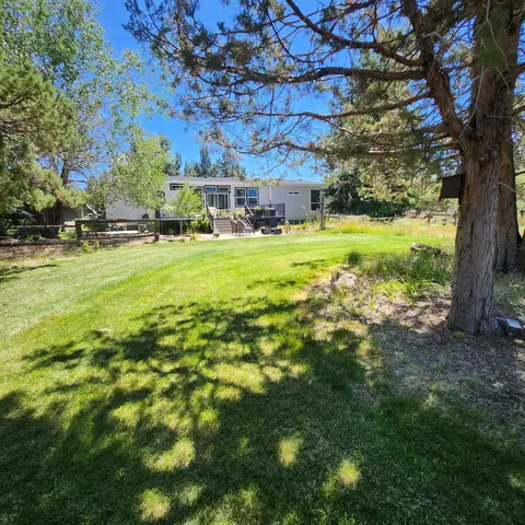 69592 Lake Dr, Sisters, OR 97759