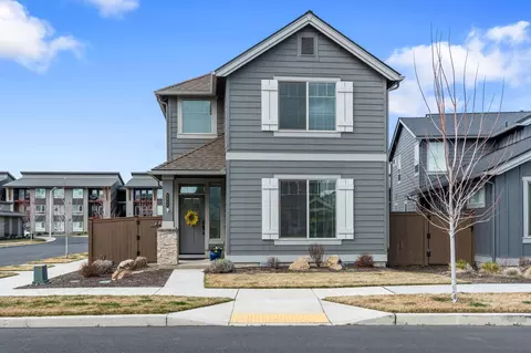 4649 SW 36th St, Redmond, OR 97756