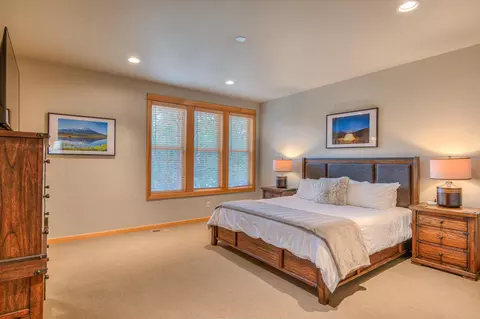 Bedroom - 57135 Evergreen Loop, Sunriver, OR 97707 photo 1 of 6