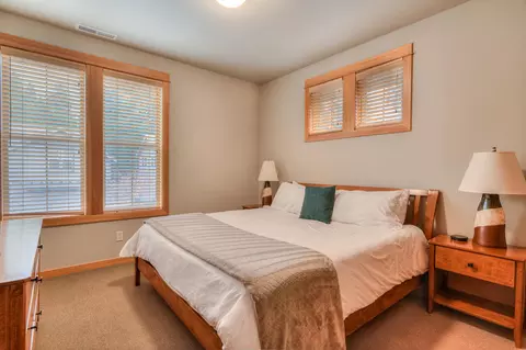 Bedroom - 57135 Evergreen Loop, Sunriver, OR 97707 photo 3 of 6