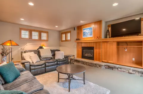 Living - 57135 Evergreen Loop, Sunriver, OR 97707 photo 3 of 3