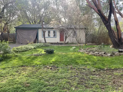 233 Upper Applegate Rd, Jacksonville, OR 97530