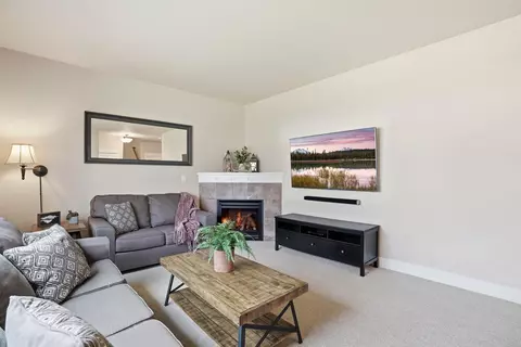 Living - 62763 Hawkview Rd, Bend, OR 97701 photo 2 of 2