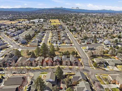 View/Area - 62763 Hawkview Rd, Bend, OR 97701 photo 6 of 9