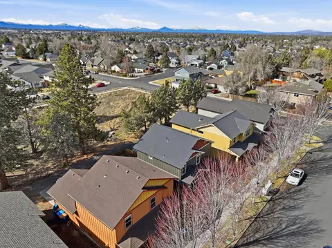 View/Area - 62763 Hawkview Rd, Bend, OR 97701 photo 9 of 9