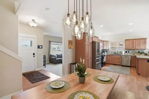 Entry Way - 62763 Hawkview Rd, Bend, OR 97701 photo 3 of 3