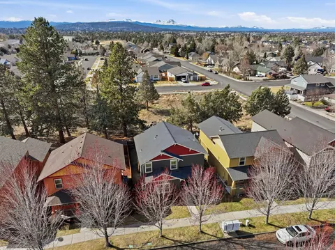 View/Area - 62763 Hawkview Rd, Bend, OR 97701 photo 8 of 9