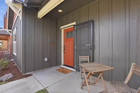 Exterior - 62763 Hawkview Rd, Bend, OR 97701 photo 4 of 6