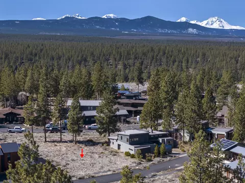 62765 NW Sand Lily Way, Bend, OR 97703