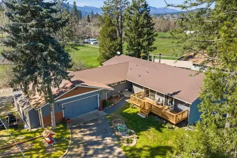 4214 Midway Ave, Grants Pass, OR 97527