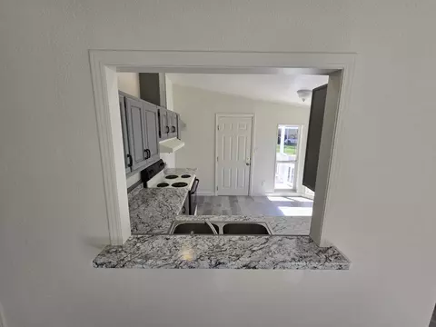 633 E Archwood Dr UNIT 43, Eagle Point, OR 97524 photo 14