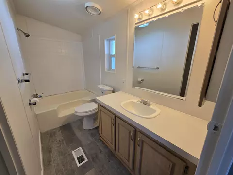 633 E Archwood Dr UNIT 43, Eagle Point, OR 97524 photo 5