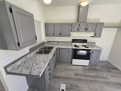 633 E Archwood Dr UNIT 43, Eagle Point, OR 97524 photo 23
