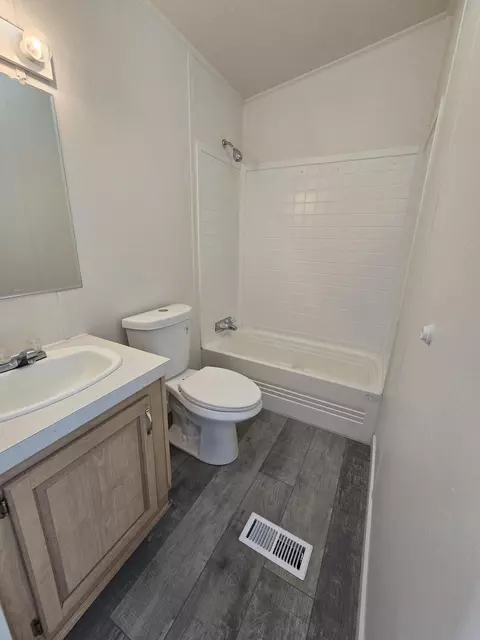 633 E Archwood Dr UNIT 43, Eagle Point, OR 97524 photo 8