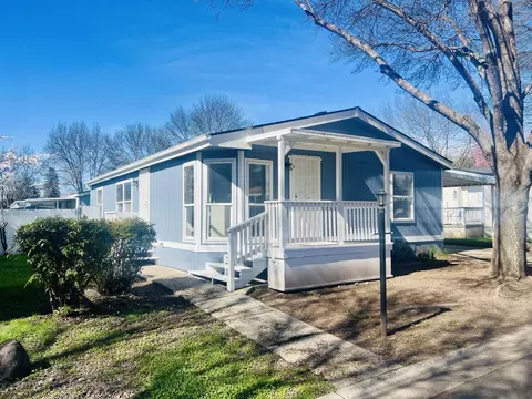 633 E Archwood Dr UNIT 43, Eagle Point, OR 97524