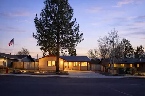 1449 SE Lostine Cir, Bend, OR 97702