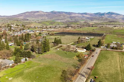 4444 Colver Rd, Phoenix, OR 97535 photo 4