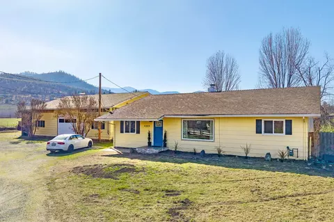 4444 Colver Rd, Phoenix, OR 97535