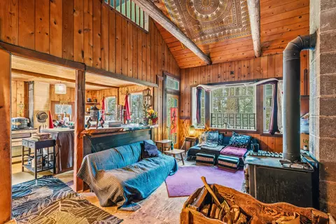 Living - 1259 Waldo Rd, O'brien, OR 97534 photo 2 of 3