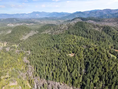 View/Area - 1259 Waldo Rd, O'brien, OR 97534 photo 3 of 13